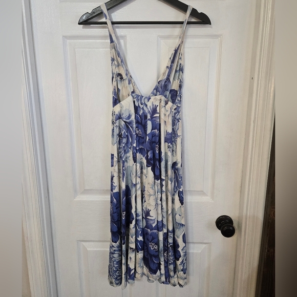 Farm Rio Blue and White Sleeveless Midi Sundress with Plunge Neckline - Picture 4 of 6